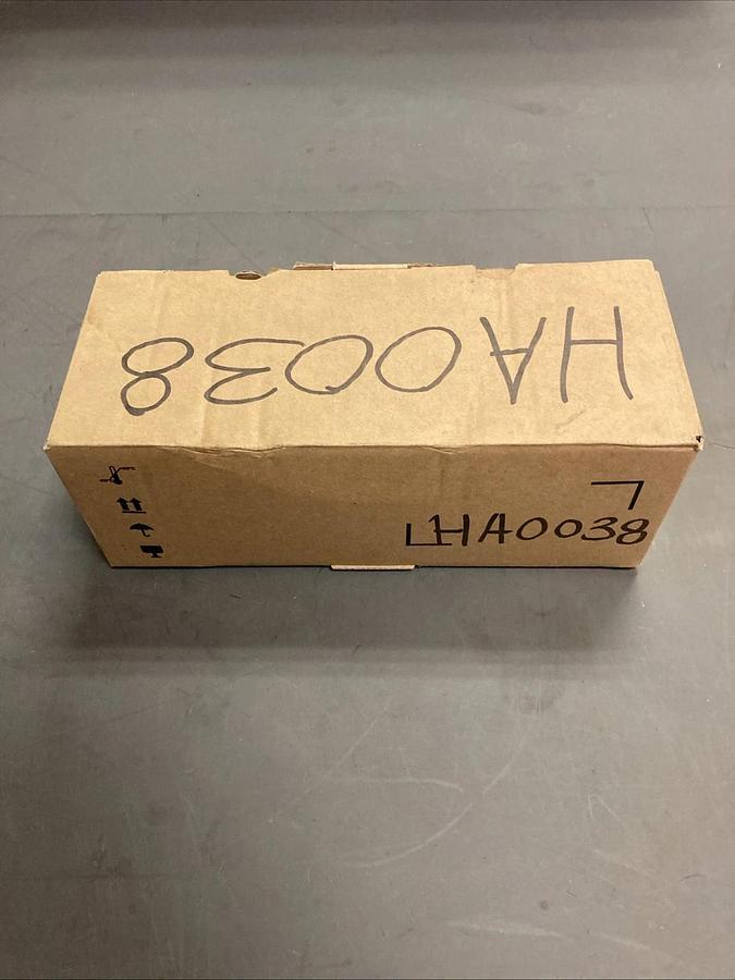NEW In Box BECKHOFF AM8121-1F20-0000 Compact Low-Voltage Brushless Servo Motor