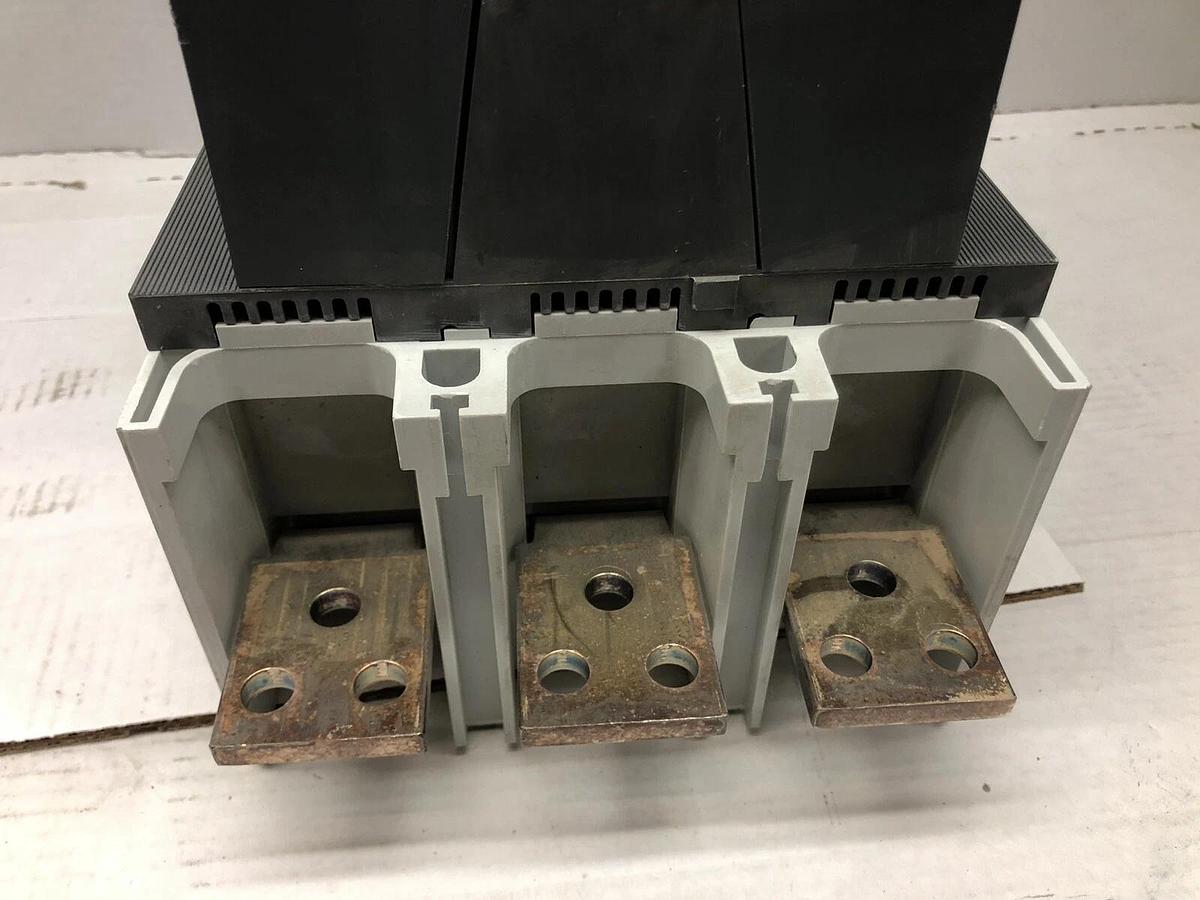 Used ABB AF1250-30 CONTACTOR 1260A 100V W/ (1) CAL18-11 AUXILIARY CONTACTS *