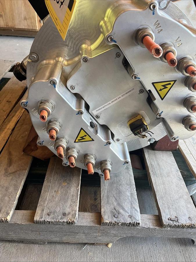 Used Nidec EV Large Electric Heavy-Duty Traction Motor PEV250-12-G005 800V PMSM 225kW