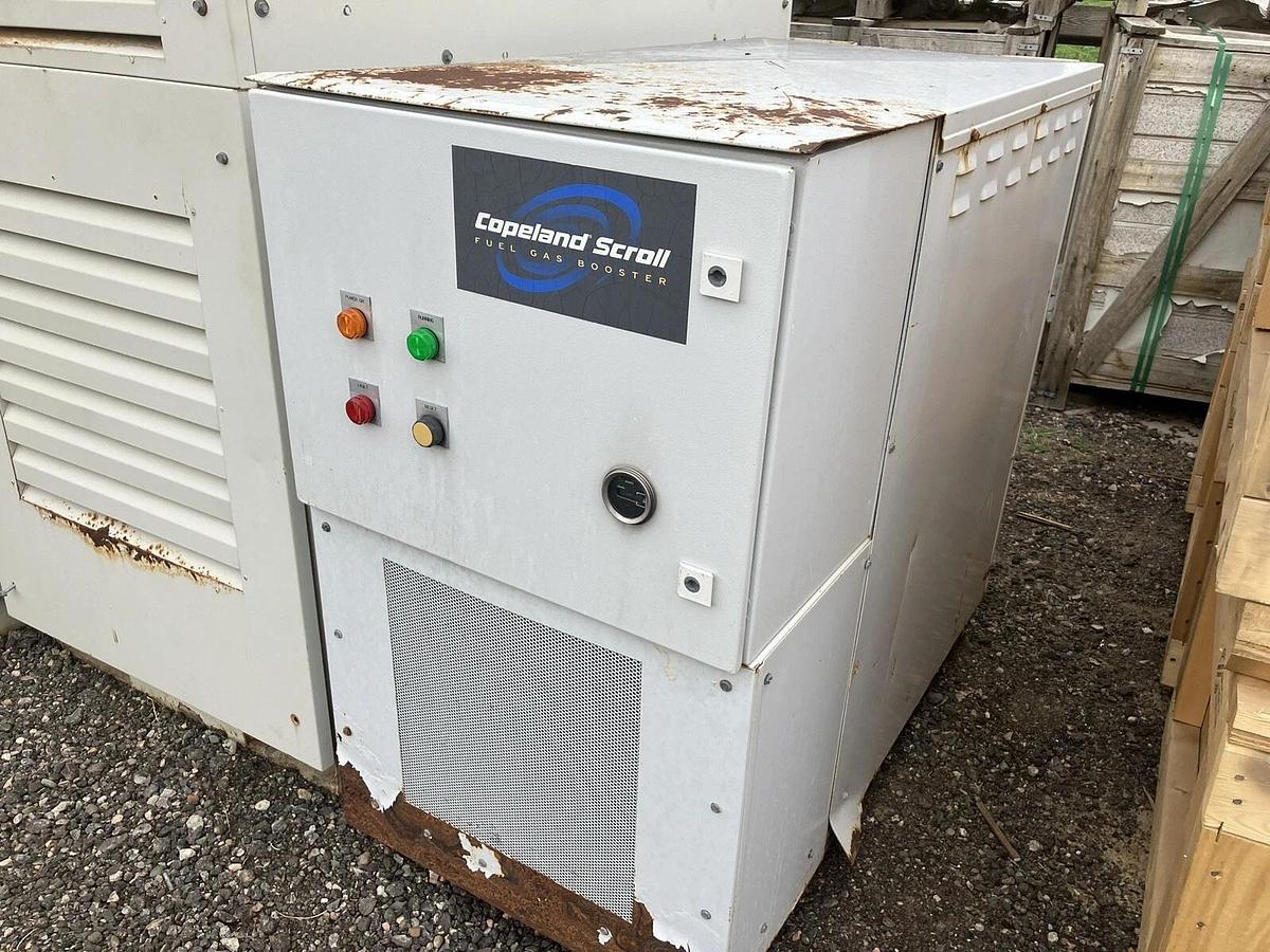 Used Capstone Microturbine 330 Turbine NatGas 3PH 480V 28kW NEW BATTERY PACK 2500hrs