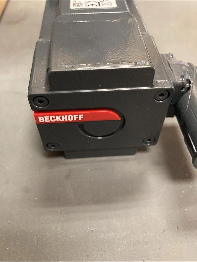 NEW In Box BECKHOFF AM8121-1F20-0000 Compact Low-Voltage Brushless Servo Motor