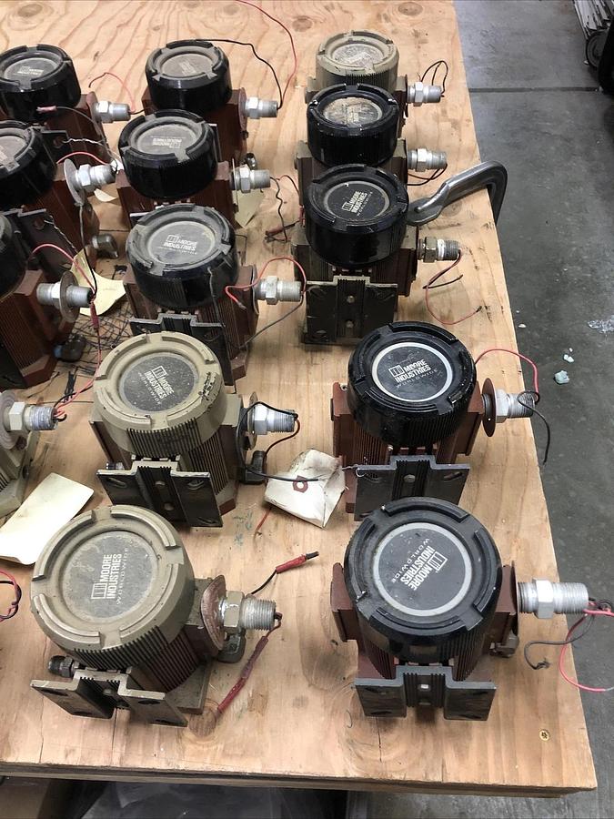 Used 25 Moore Industries IPX2 Natural Gas IP Transmitter IPX2/4-20MA/0-30PSIG/35psi*