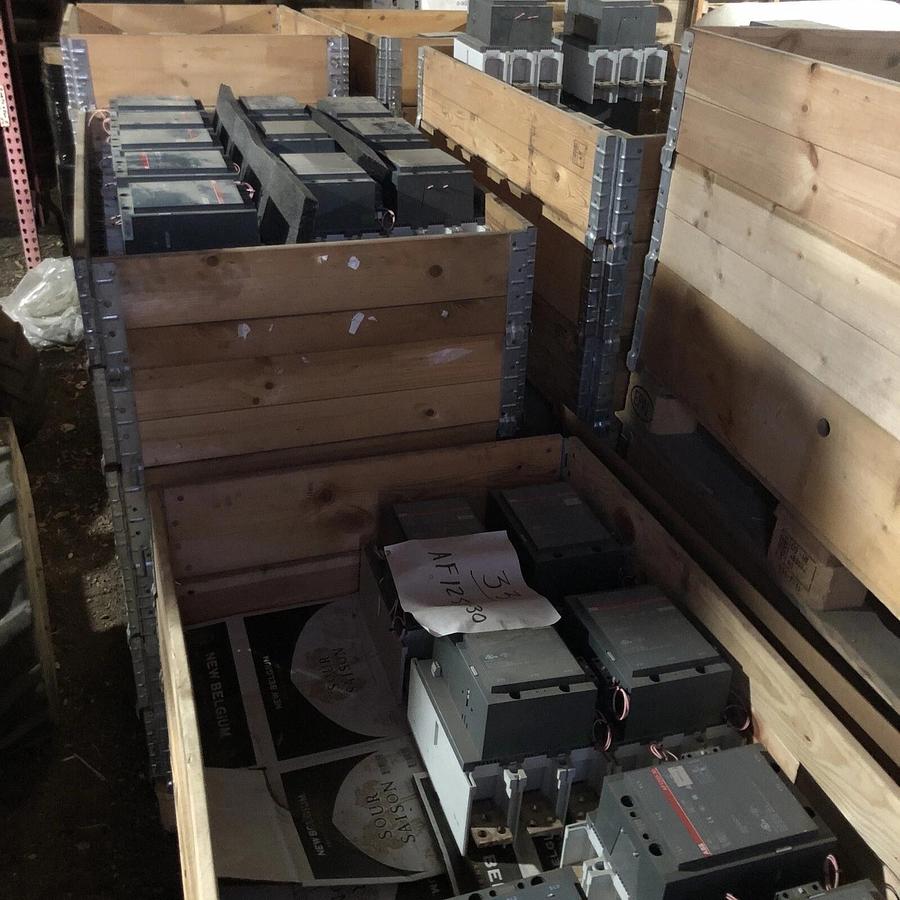 Used ABB AF1250-30 CONTACTOR 1260A 100V W/ (1) CAL18-11 AUXILIARY CONTACTS *