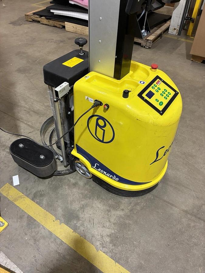 Used LEONARDO ROBOSPIR Mobile Pallet Stretch Wrapper Telescopic Robot Pallet Wrapper