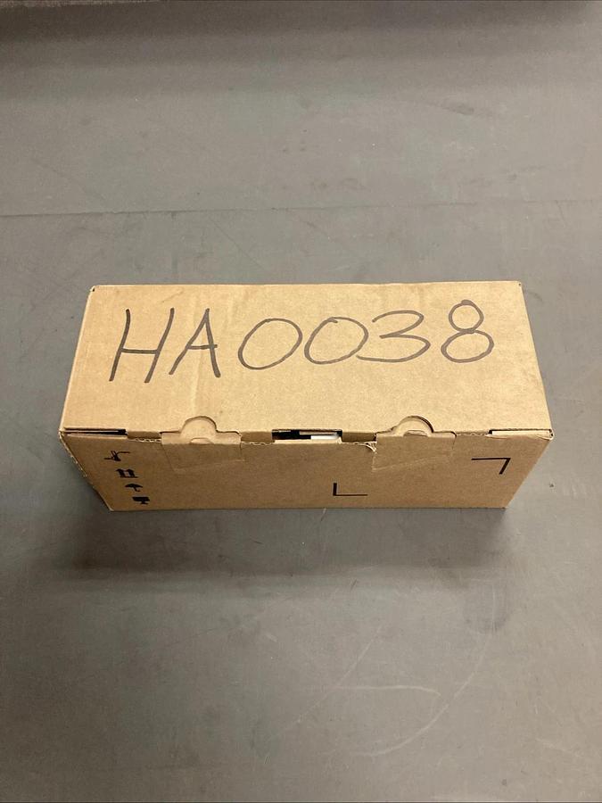NEW In Box BECKHOFF AM8121-1F20-0000 Compact Low-Voltage Brushless Servo Motor
