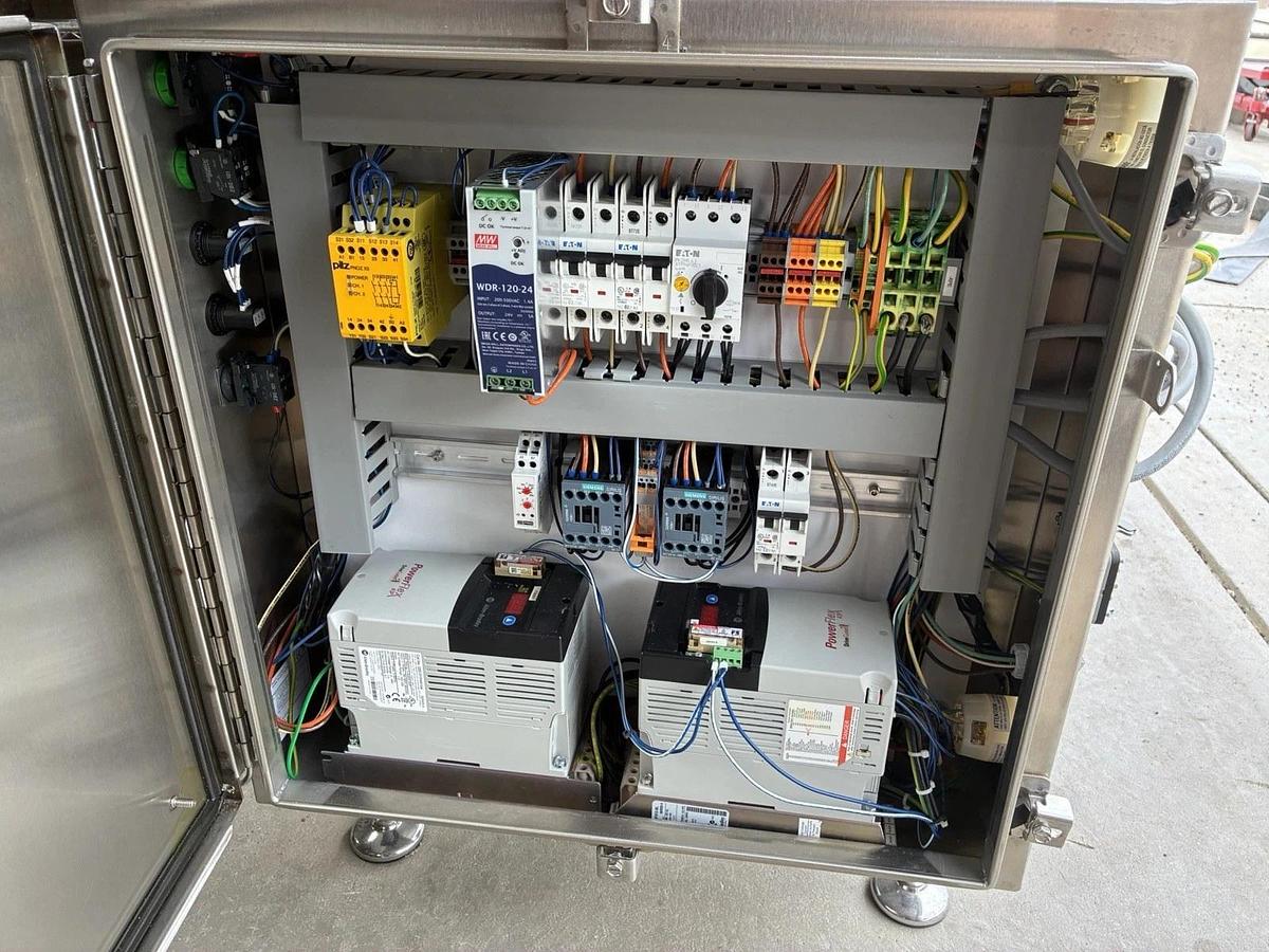 Used Pharmaceutical Syringe Inspection Station. Optima Group Pharma. SIE 2011