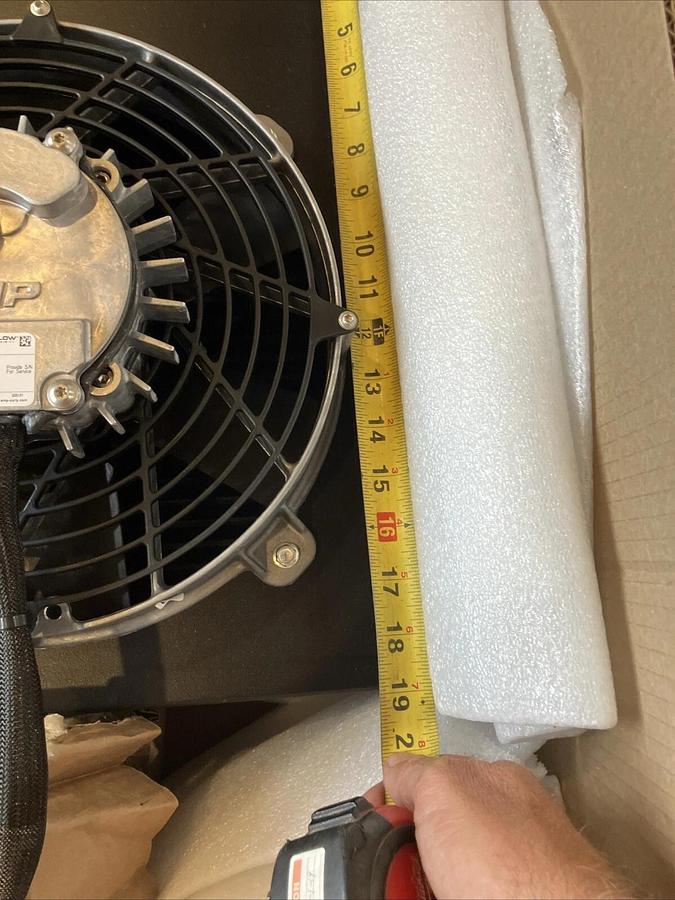 High performance Oil cooler, EMP 2020029123, OK2-3219-12v 2x 11” Fans *-