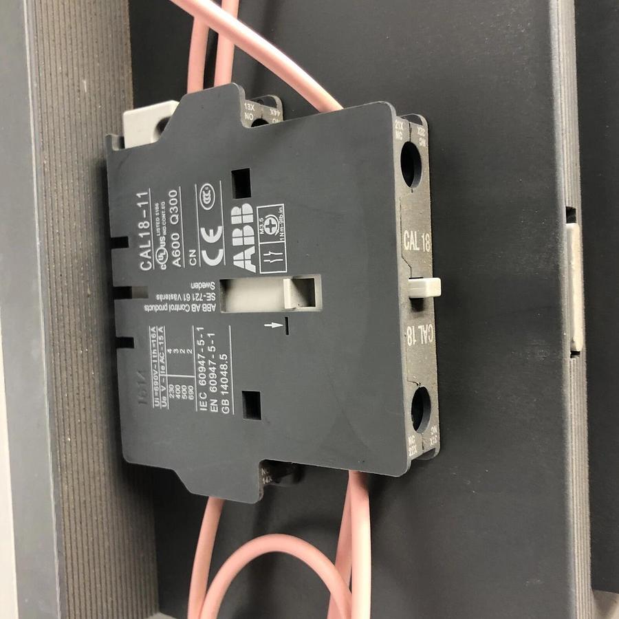 Used ABB AF1250-30 CONTACTOR 1260A 100V W/ (1) CAL18-11 AUXILIARY CONTACTS *