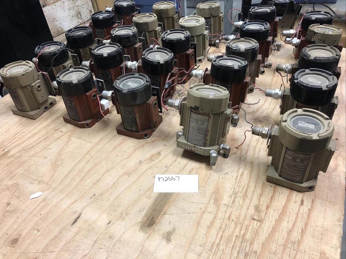 Used 25 Moore Industries IPX2 Natural Gas IP Transmitter IPX2/4-20MA/0-30PSIG/35psi*