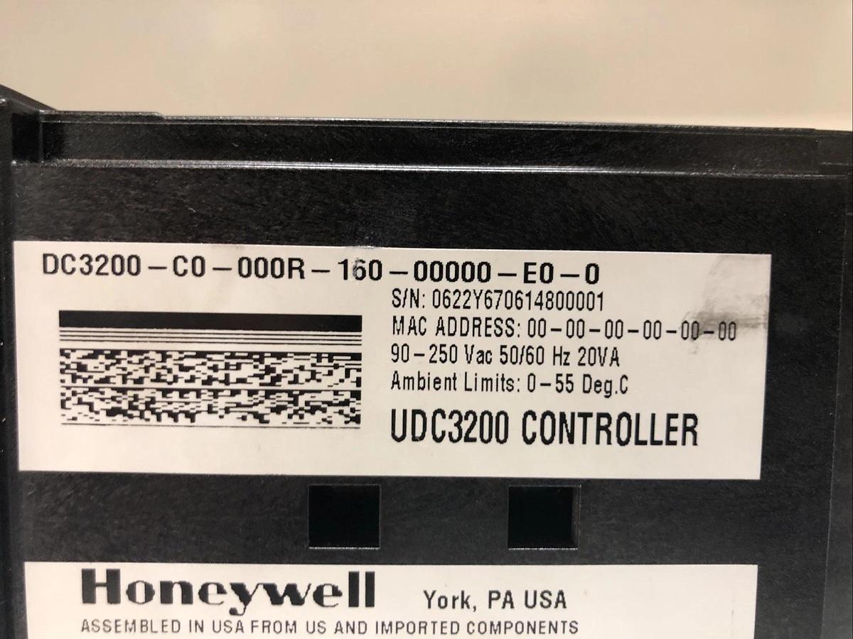1 New No Box Honeywell DC3200-CB-000R-160-00000-E0-0, 90-250Vac, 50/60 Hz