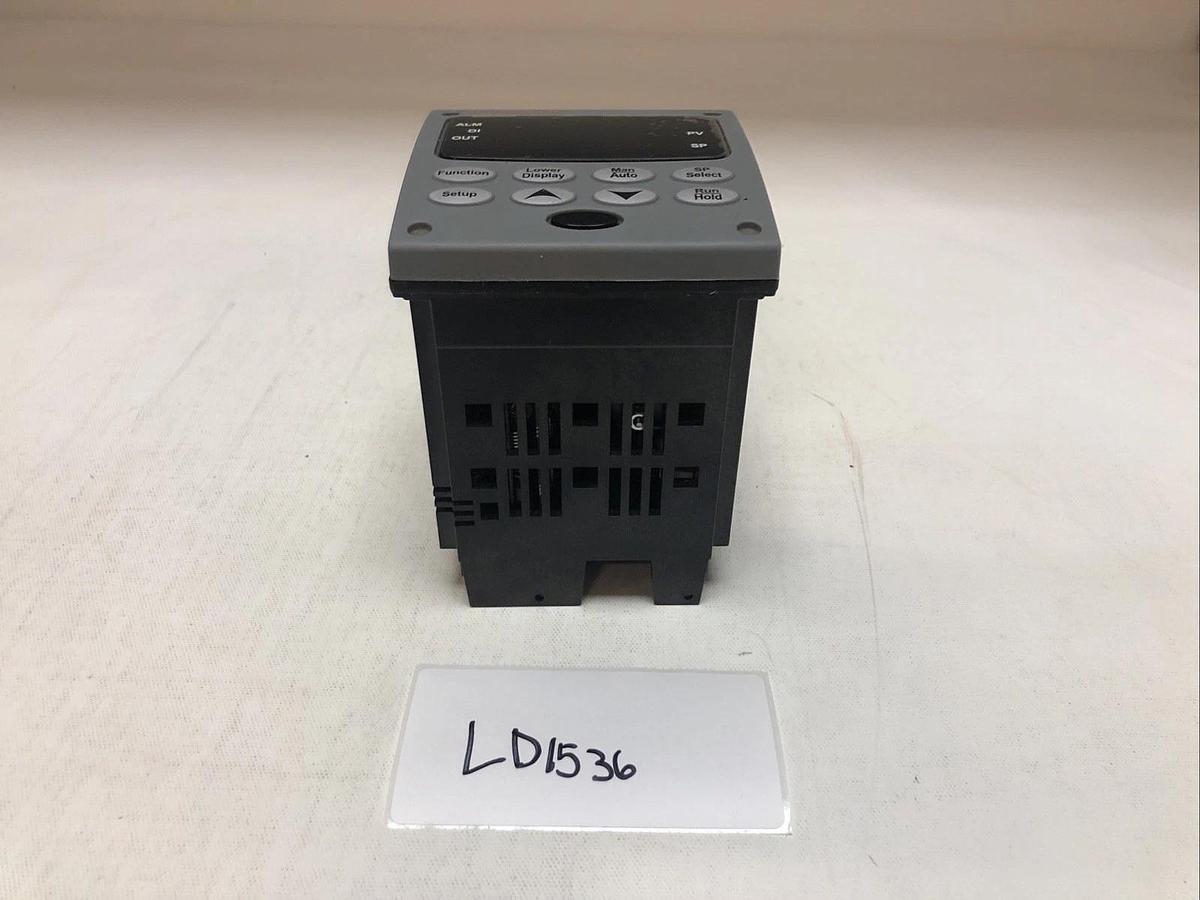 1 New No Box Honeywell DC3200-CB-000R-160-00000-E0-0, 90-250Vac, 50/60 Hz