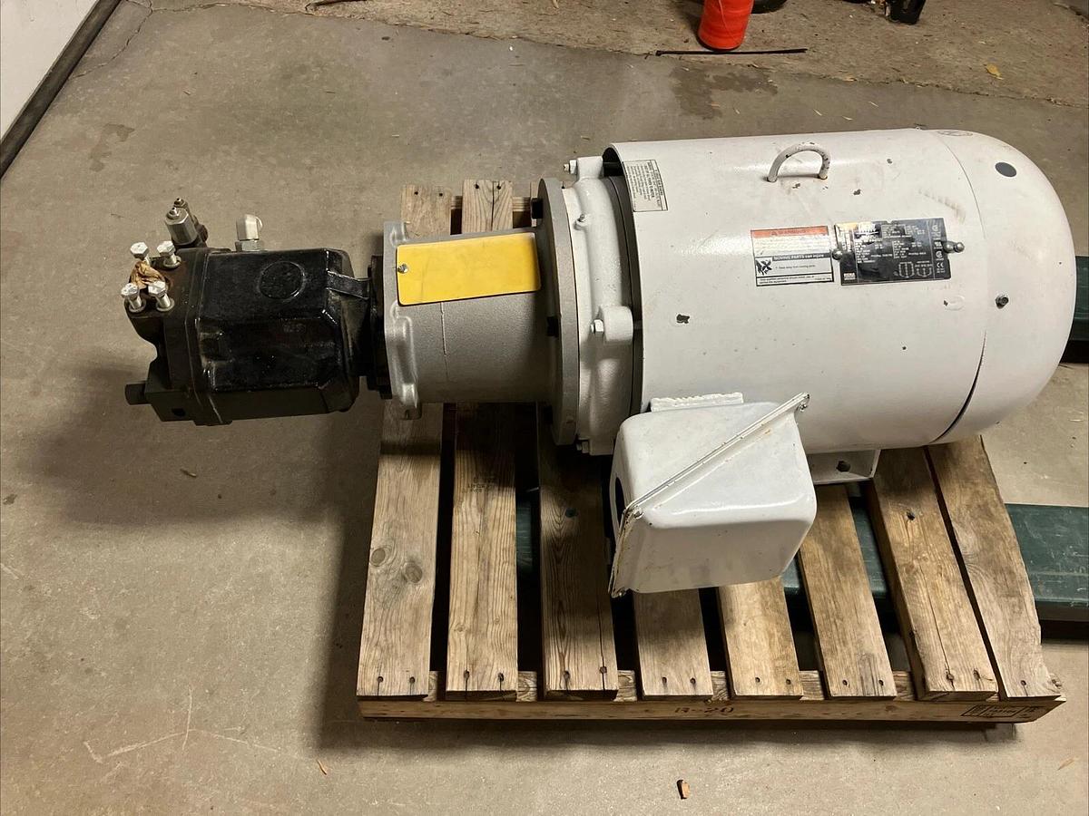 Used A10VSO100 DRG/31R PKC62N00 PISTON PUMP W/ Lincoln 3 Phase SF4B40TC61Y Motor *