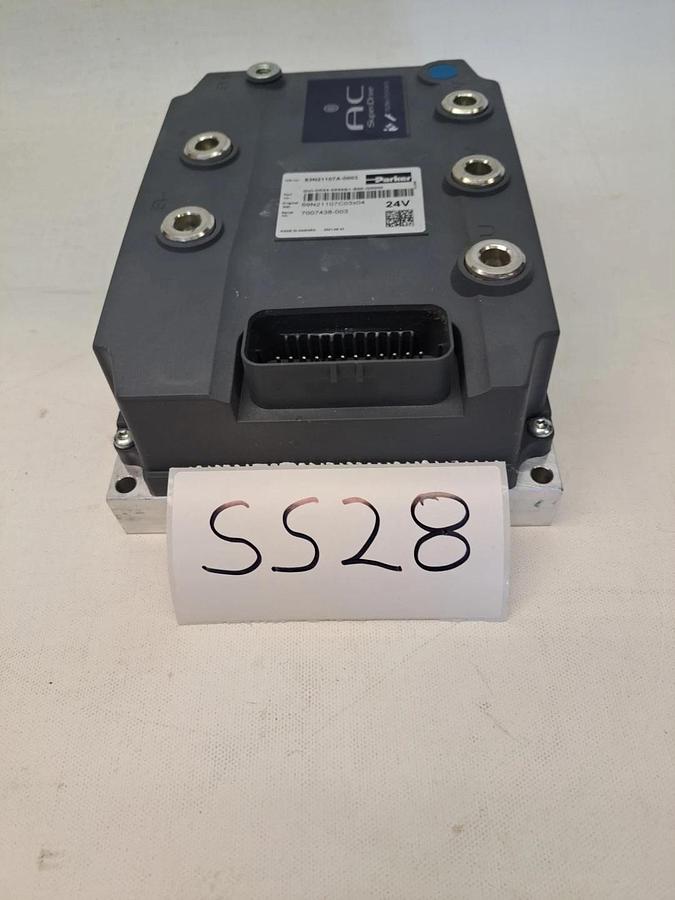 Used PARKER GVI-D024-0550S1-S00-G0000 Global Vehicle Inverter USED