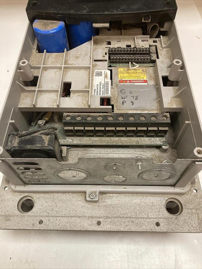 Used ALLEN-BRADLEY 20AD052A3AYNAEC0 PowerFlex 70 AC Drive CONDITION UNKNOWN *-