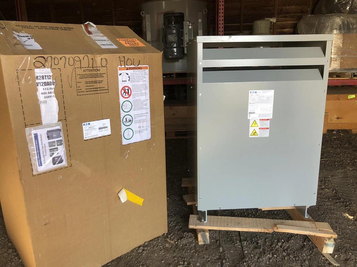 Used EATON V48M28T1216LS47 3 PHASE 112.5 KVA DRY TYPE TRANSFORMER 480 X 208Y/120 NEW*
