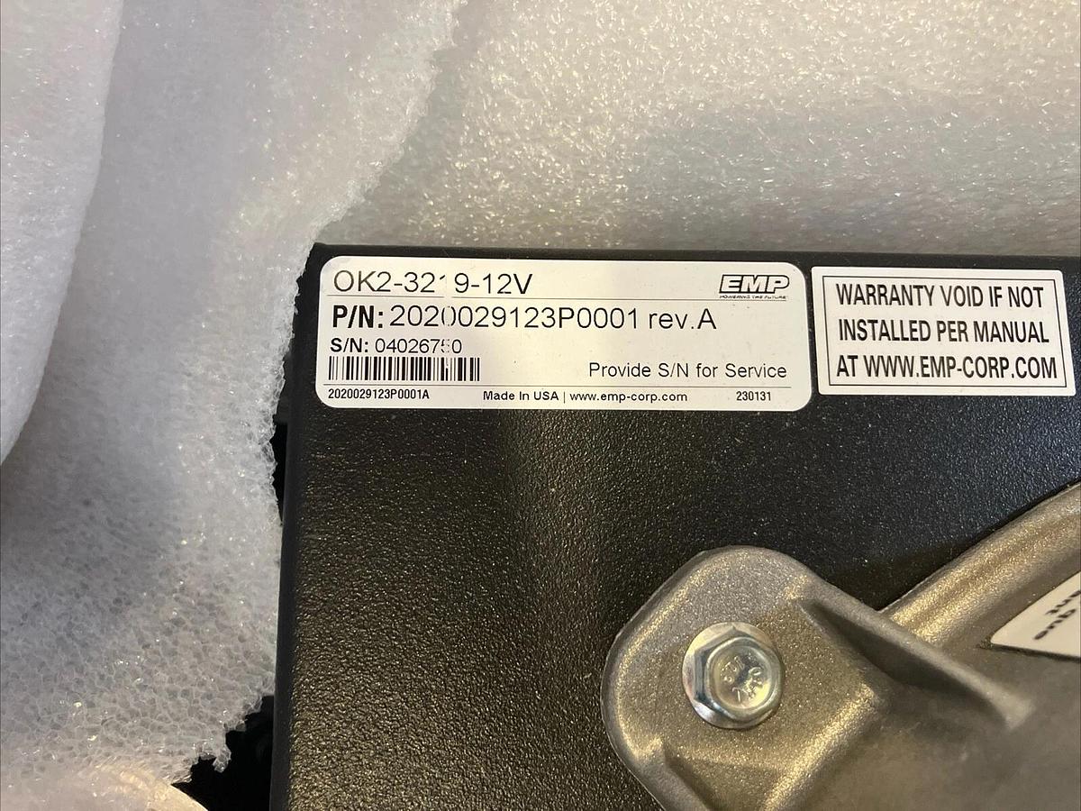 High performance Oil cooler, EMP 2020029123, OK2-3219-12v 2x 11” Fans *-