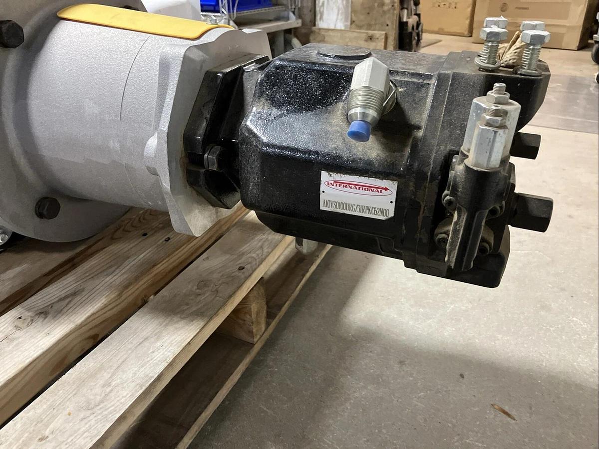 Used A10VSO100 DRG/31R PKC62N00 PISTON PUMP W/ Lincoln 3 Phase SF4B40TC61Y Motor *