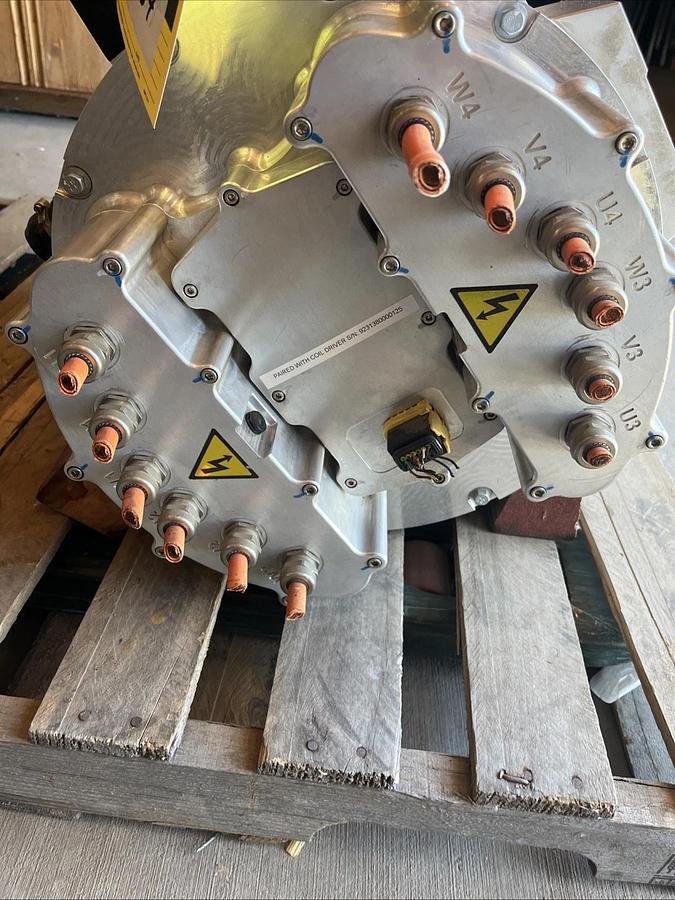 Used Nidec EV Large Electric Heavy-Duty Traction Motor PEV250-12-G005 800V PMSM 225kW