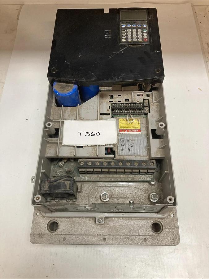 Used ALLEN-BRADLEY 20AD052A3AYNAEC0 PowerFlex 70 AC Drive CONDITION UNKNOWN *-