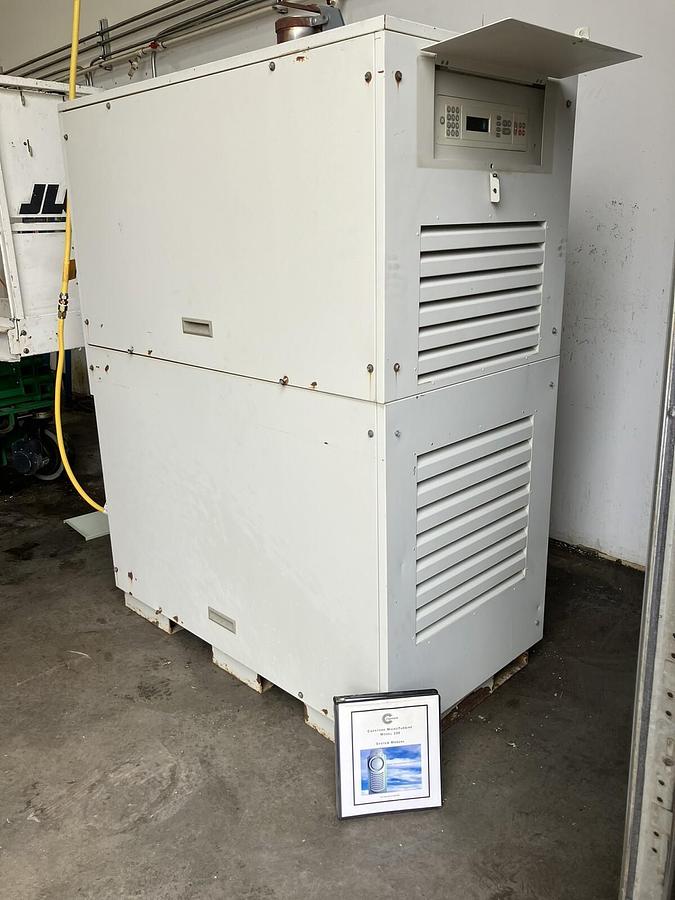 Used Capstone Microturbine 330 Turbine NatGas 3PH 480V 28kW NEW BATTERY PACK 2500hrs
