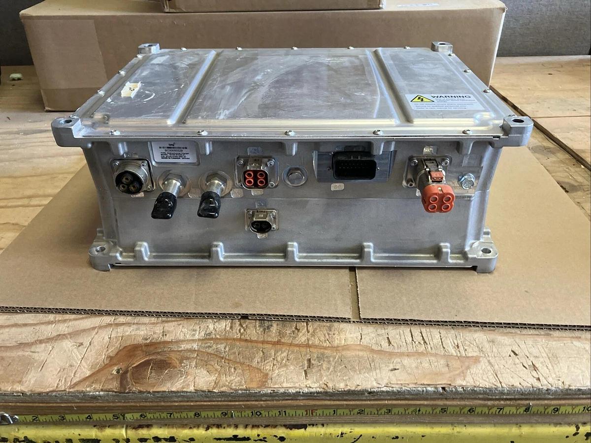 DANA TM4 Bidirectional Charger/inverter Combo… BC120-MV240-A1 *