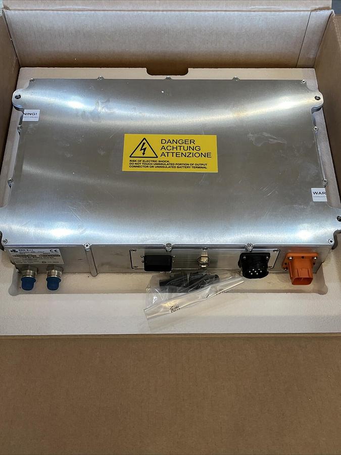 EDN 11kW EV Battery Charger EVO11KLR4 (In 3X100-240VAC, Out 210-840VDC 20A Max)