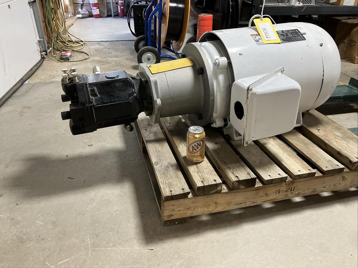 Used A10VSO100 DRG/31R PKC62N00 PISTON PUMP W/ Lincoln 3 Phase SF4B40TC61Y Motor *