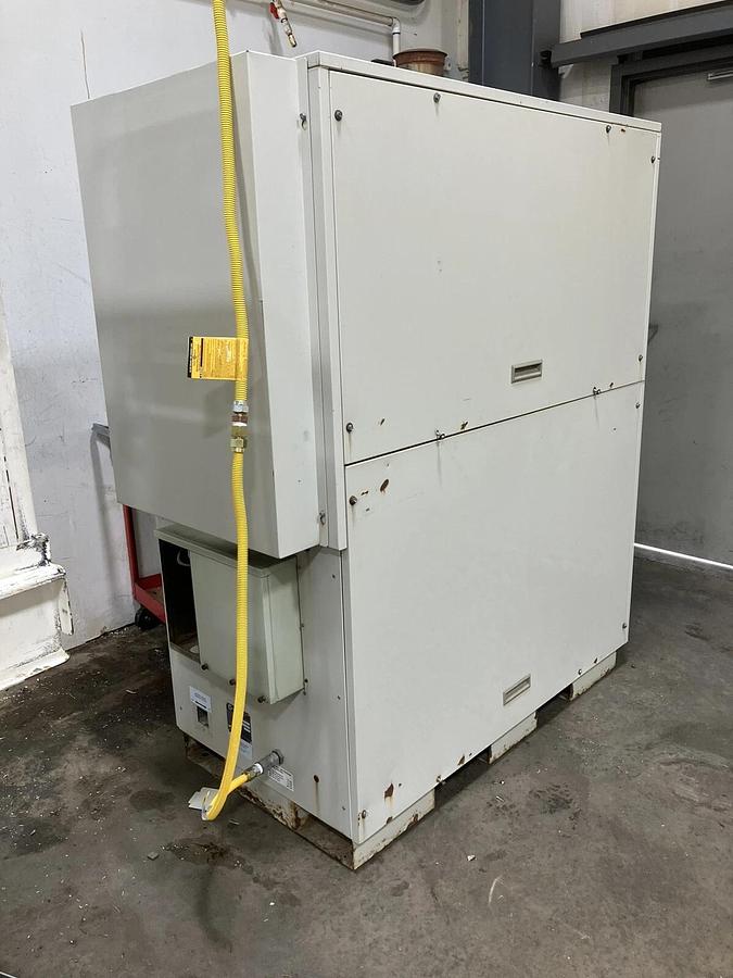 Used Capstone Microturbine 330 Turbine NatGas 3PH 480V 28kW NEW BATTERY PACK 2500hrs