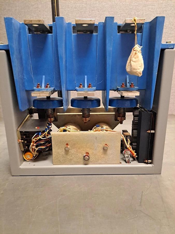 ITT Jennings RP170-2300-00 3-Pole Vacuum Contactor 7.2KV 450A 115/230V AC/DC NEW