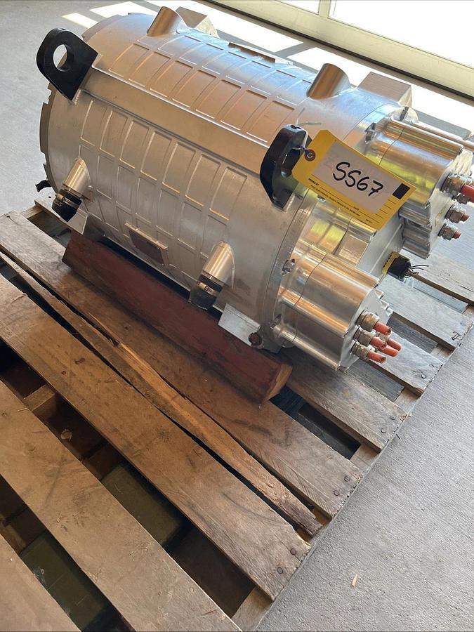 Used Nidec EV Large Electric Heavy-Duty Traction Motor PEV250-12-G005 800V PMSM 225kW