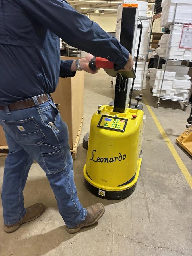 Used LEONARDO ROBOSPIR Mobile Pallet Stretch Wrapper Telescopic Robot Pallet Wrapper