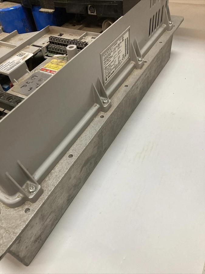 Used ALLEN-BRADLEY 20AD052A3AYNAEC0 PowerFlex 70 AC Drive CONDITION UNKNOWN *-
