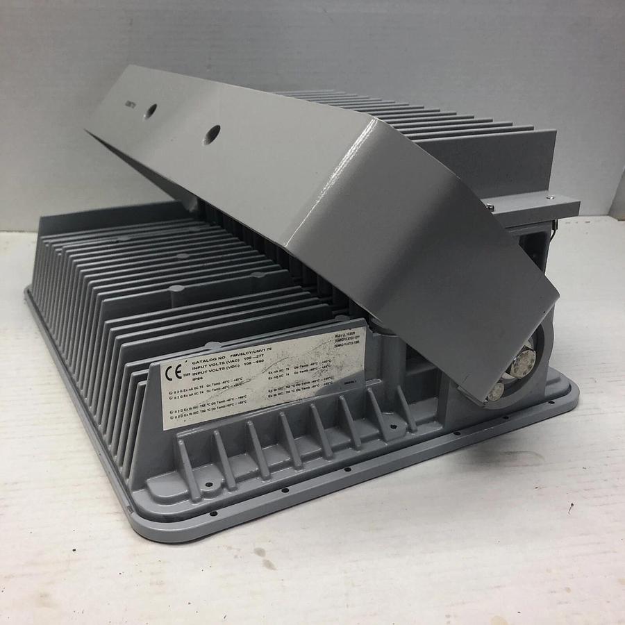 EATON FMV5LCY/UNV1 76 CHAMP 45W-100/277VAC-LED HAZARDOUS AREA FLOODLIGHT No Box