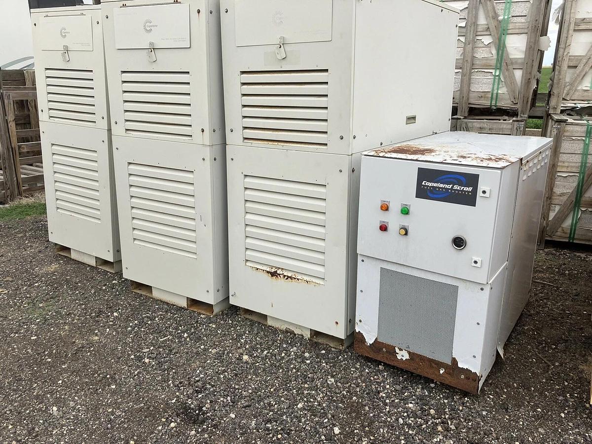 Used Capstone Microturbine 330 Turbine NatGas 3PH 480V 28kW NEW BATTERY PACK 2500hrs
