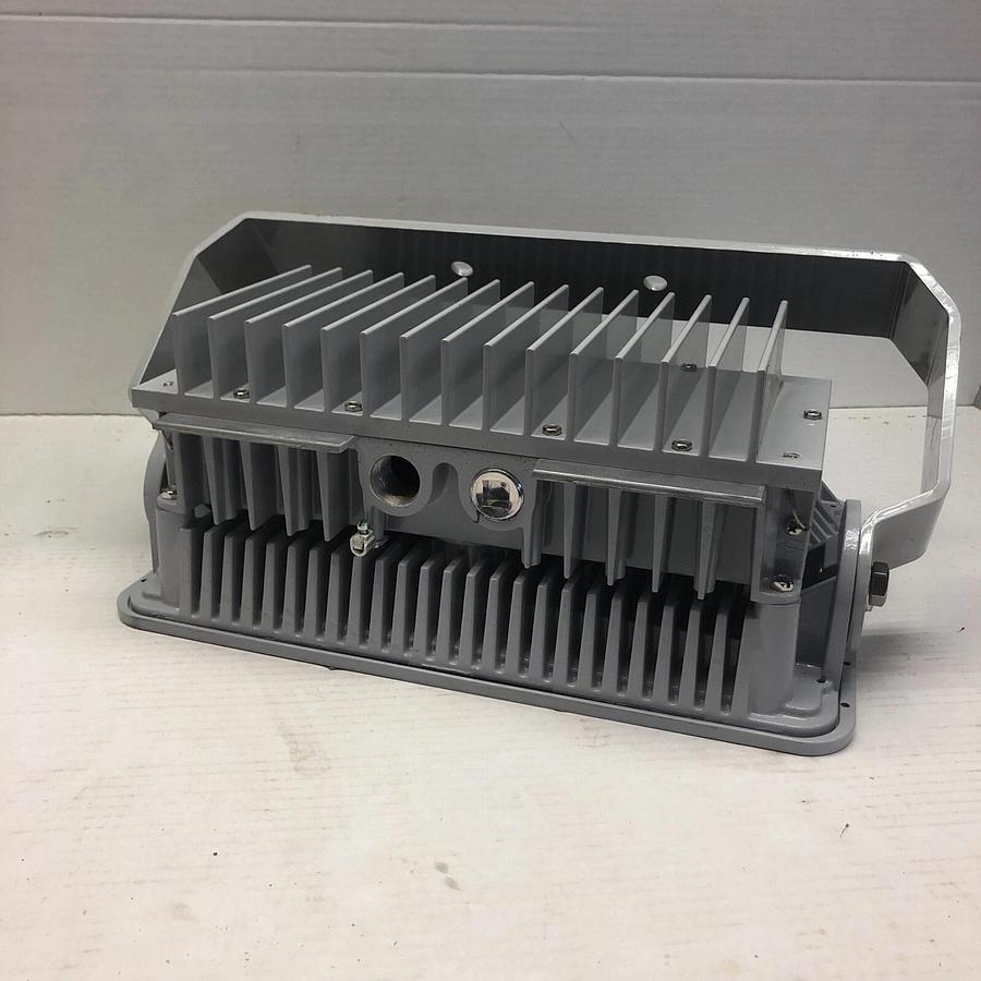 EATON FMV5LCY/UNV1 76 CHAMP 45W-100/277VAC-LED HAZARDOUS AREA FLOODLIGHT No Box