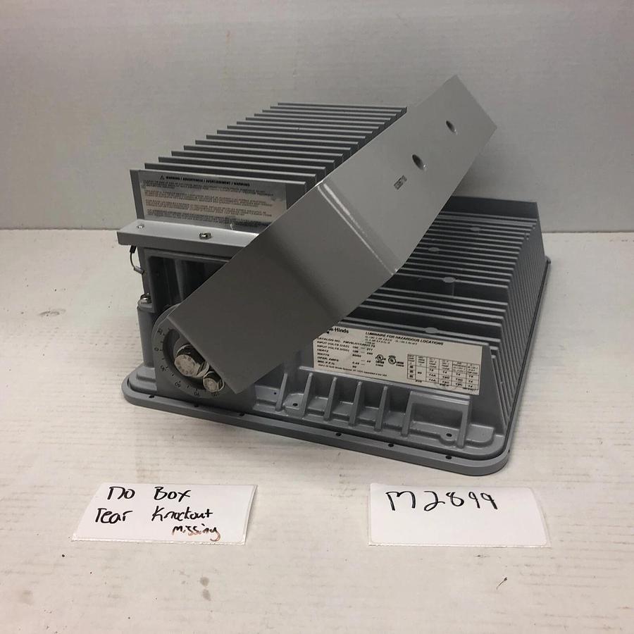EATON FMV5LCY/UNV1 76 CHAMP 45W-100/277VAC-LED HAZARDOUS AREA FLOODLIGHT No Box