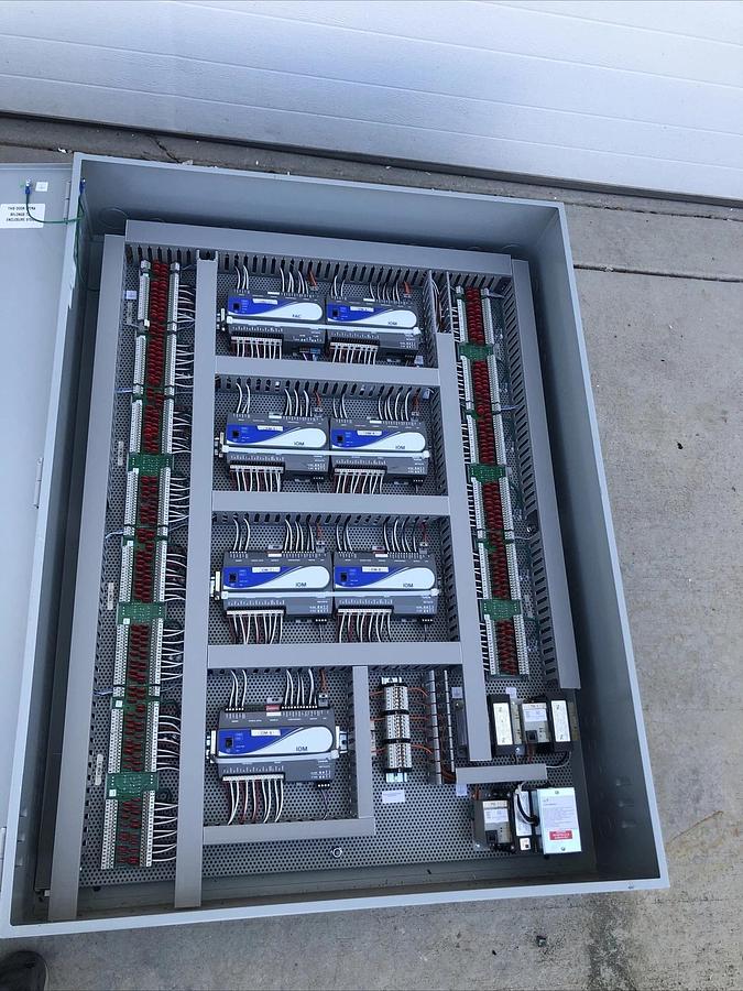 JOHNSON CONTROLS SMOKE AUXILIARY PANEL 36”x48” 6x MS-IOM4711-0U 1x FAC2611-0U -