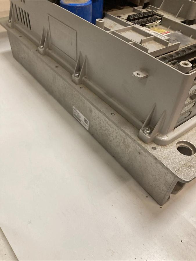 Used ALLEN-BRADLEY 20AD052A3AYNAEC0 PowerFlex 70 AC Drive CONDITION UNKNOWN *-