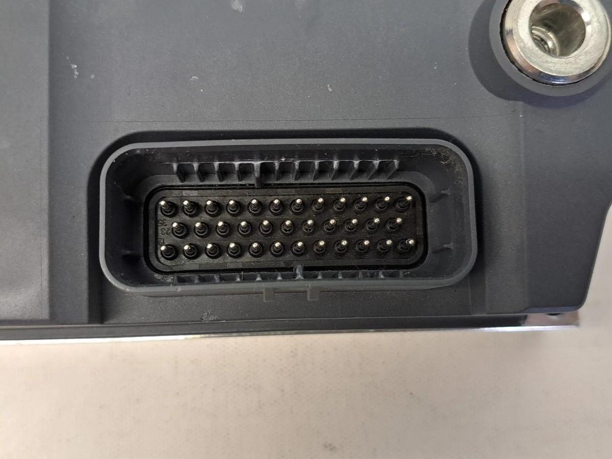 Used PARKER GVI-D024-0550S1-S00-G0000 Global Vehicle Inverter USED