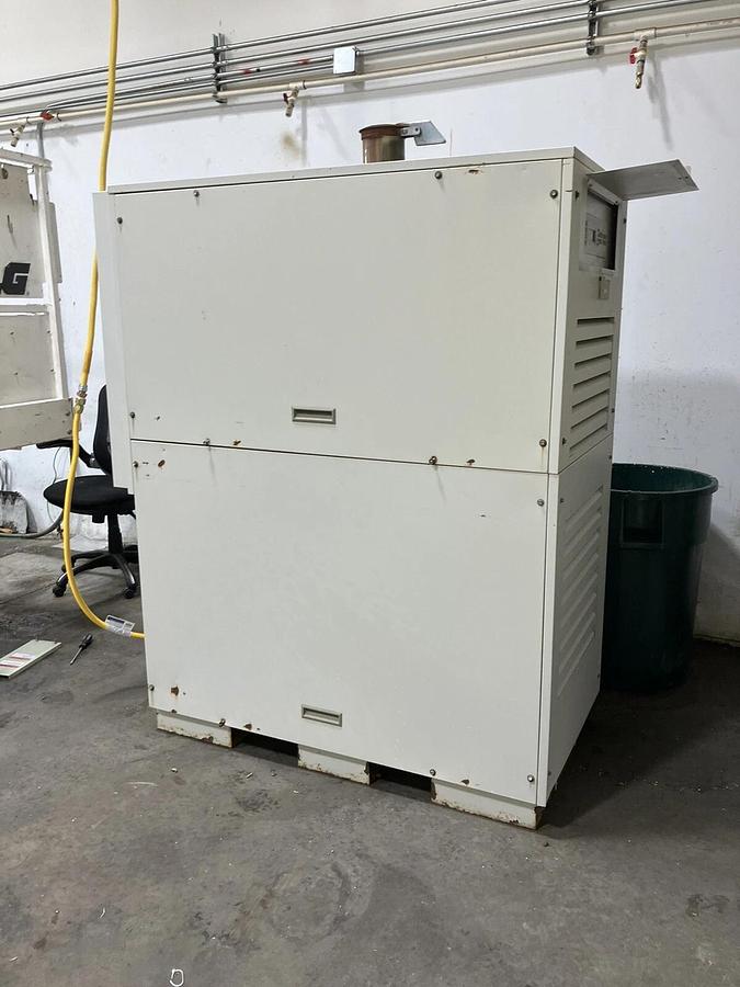 Used Capstone Microturbine 330 Turbine NatGas 3PH 480V 28kW NEW BATTERY PACK 2500hrs