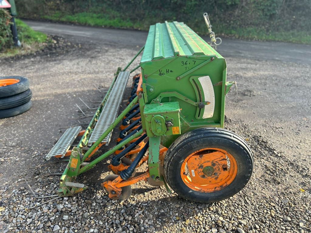 Used Amazone D8-30 Super Seed Drill