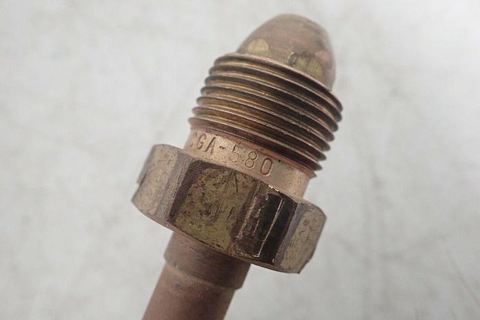 Used Fisher Scientific Company FS-100 Compressed Gas Regulator with CGA-580 Fitting