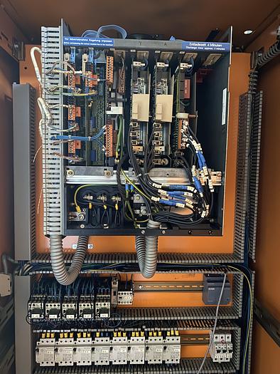 Gebraucht CNC Werkzeugschleifmaschine SAACKE UWIA-CNC