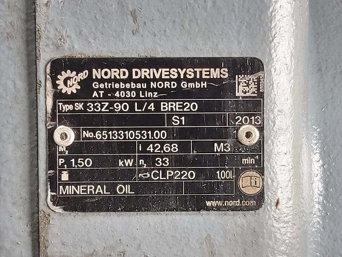 Gebraucht Stirnradgetriebemotor, SK 33Z-90 L/4 BRE20, 1395/33 rpm, Nord Drivesystems,  gebraucht-Top