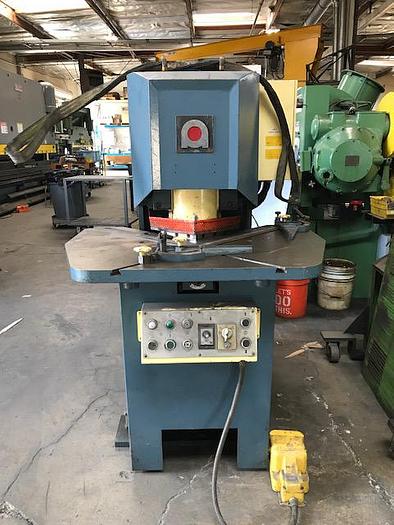 1983 1/4" Amada CSH-220 Hydraulic Notcher