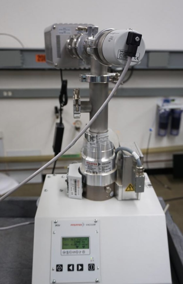 Used ULVAC Qulee Residual Gas Analyzer CGM-051 Range 0-50amu