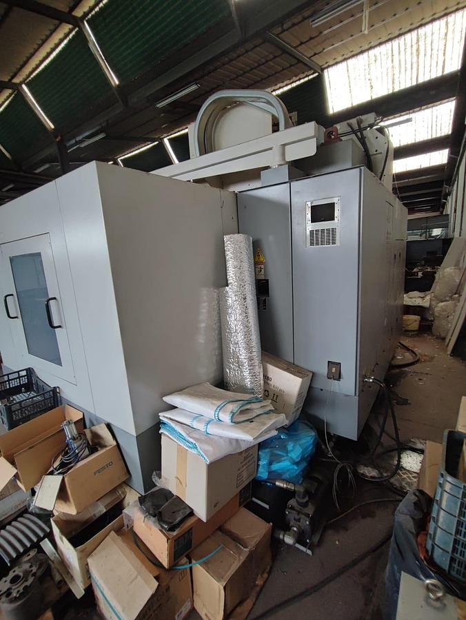 Usato Centro di lavoro verticale SHE HONG VMC 1600