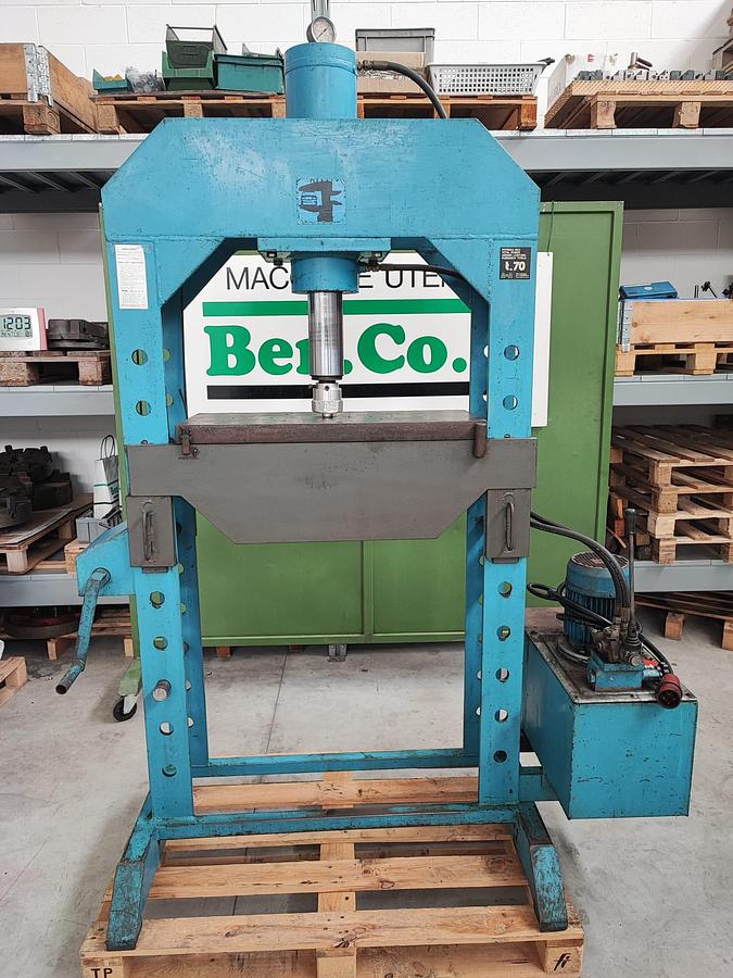 Usato Pressa oleodinamica manuale AXA T.70