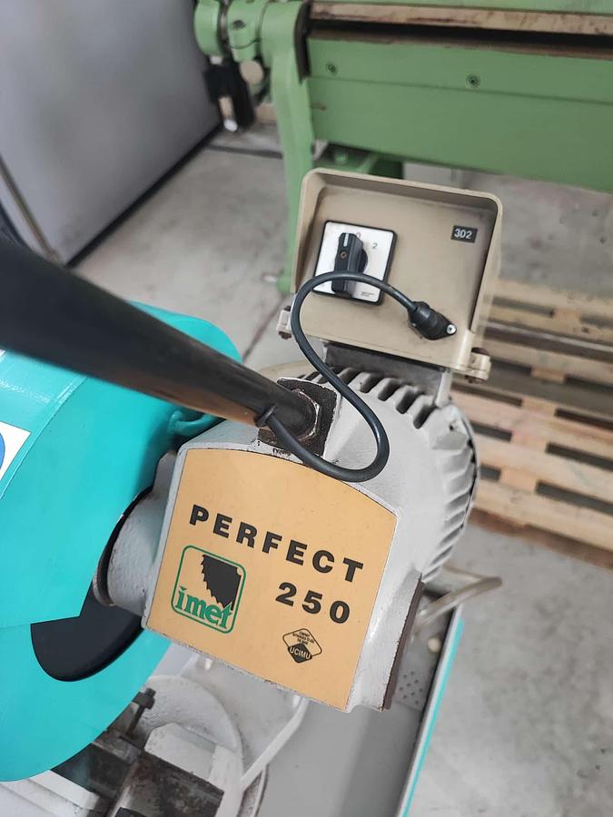 Usato Segatrice a disco manuale IMET PERFECT 250