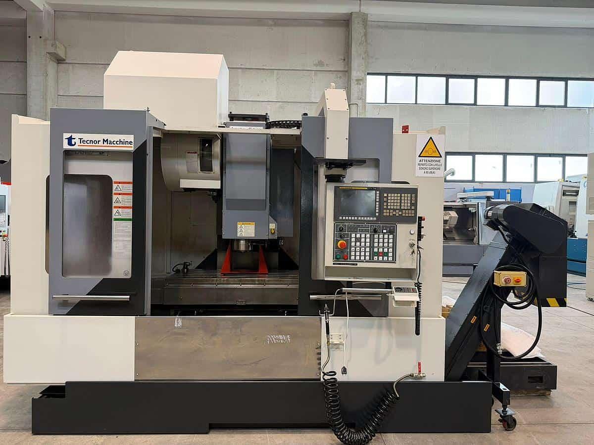 Usato Centro di lavoro verticale AKIRA SEIKI | 1150x640x660 | CNC Fanuc